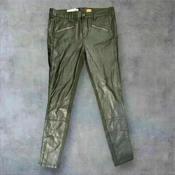 Pilcro Green Faux‎ Leather Front - Picture 2 of 8